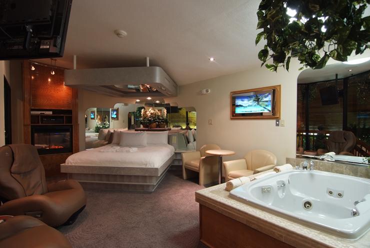 Sybaris Pool Suites - Indianapolis Room photo